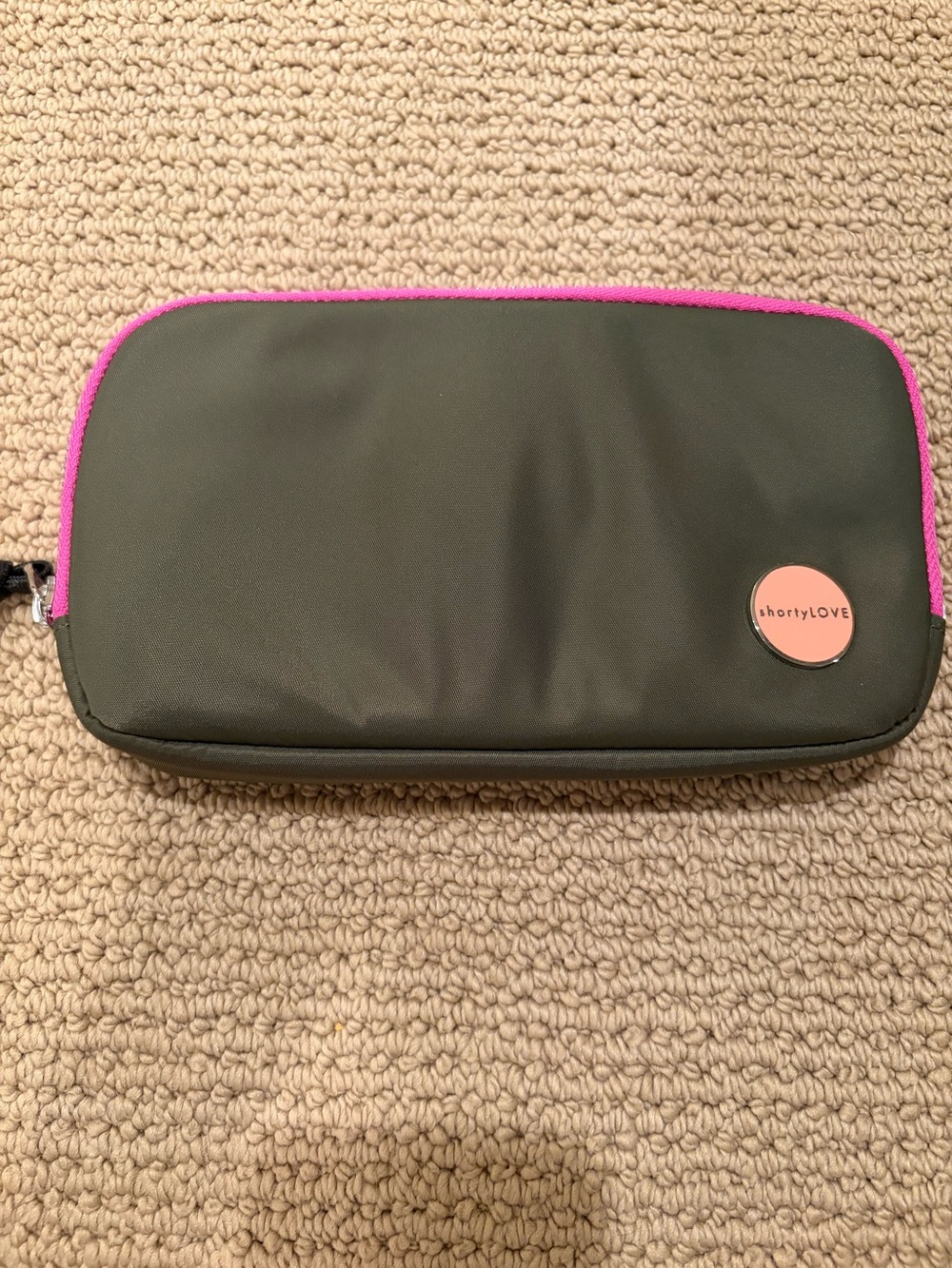 shortyLOVE jetty - clutch wallet in Army Green